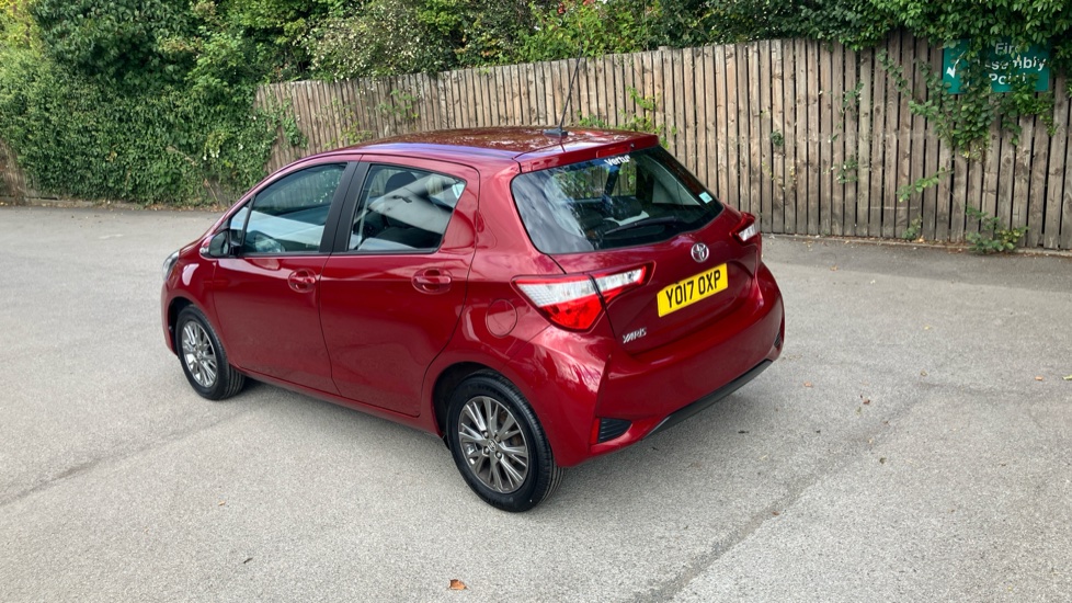 Toyota Yaris 1.5 VVT-i Icon Tech 5dr Petrol Hatchback - Image 32