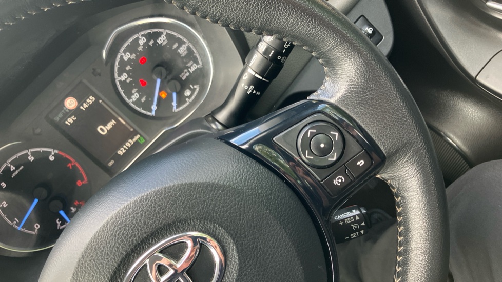 Toyota Yaris 1.5 VVT-i Icon Tech 5dr Petrol Hatchback - Image 34