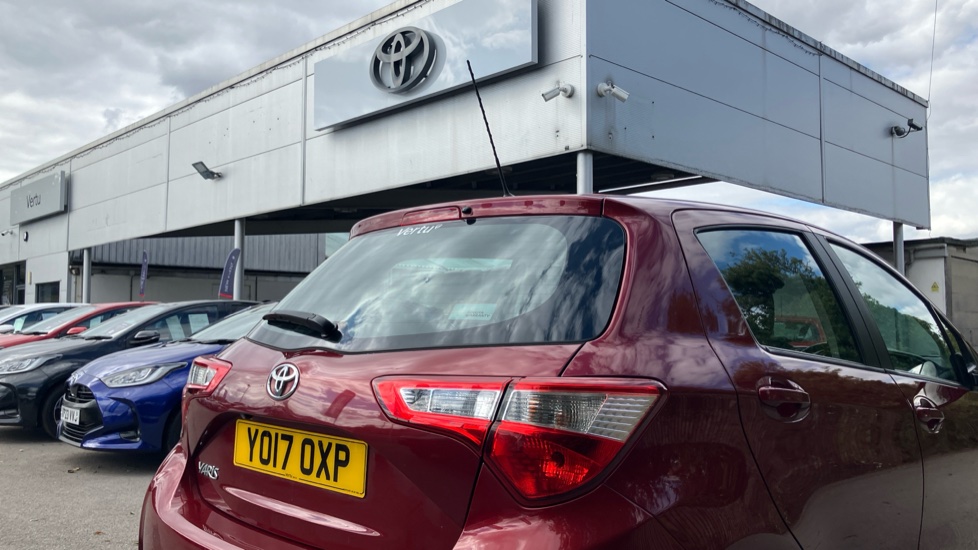 Toyota Yaris 1.5 VVT-i Icon Tech 5dr Petrol Hatchback - Image 37