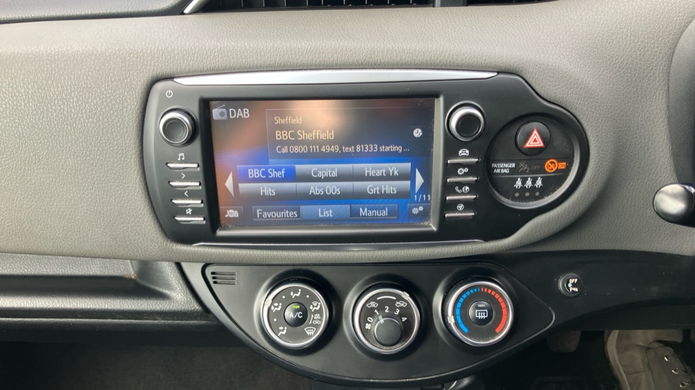Toyota Yaris 1.5 VVT-i Icon Tech 5dr Petrol Hatchback - Image 40