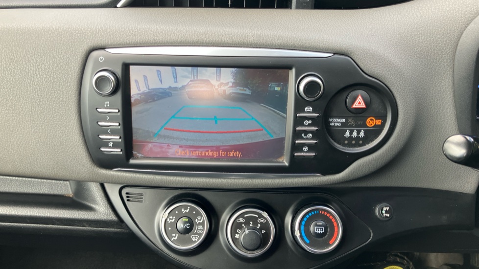 Toyota Yaris 1.5 VVT-i Icon Tech 5dr Petrol Hatchback - Image 41