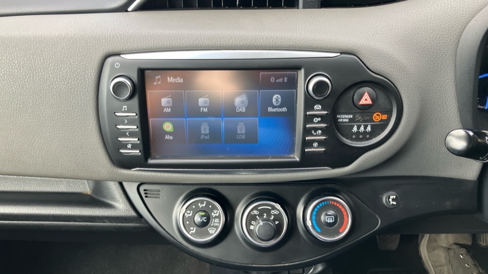 Toyota Yaris 1.5 VVT-i Icon Tech 5dr Petrol Hatchback - Image 44