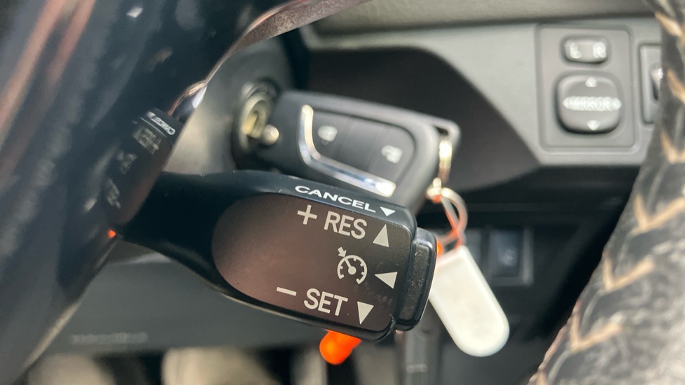 Toyota Yaris 1.5 VVT-i Icon Tech 5dr Petrol Hatchback - Image 45