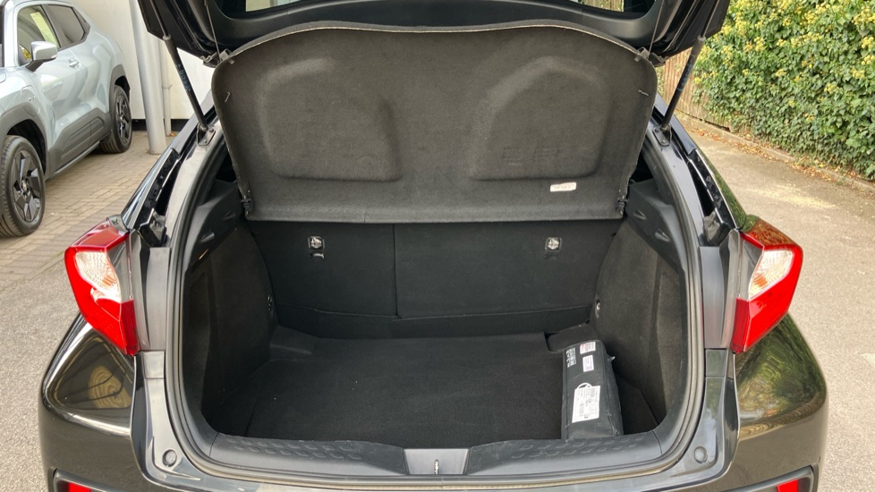 Toyota C-HR 1.8 Hybrid Excel 5dr CVT Hybrid Hatchback - Image 13