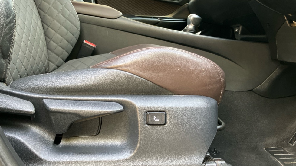 Toyota C-HR 1.8 Hybrid Excel 5dr CVT Hybrid Hatchback - Image 30