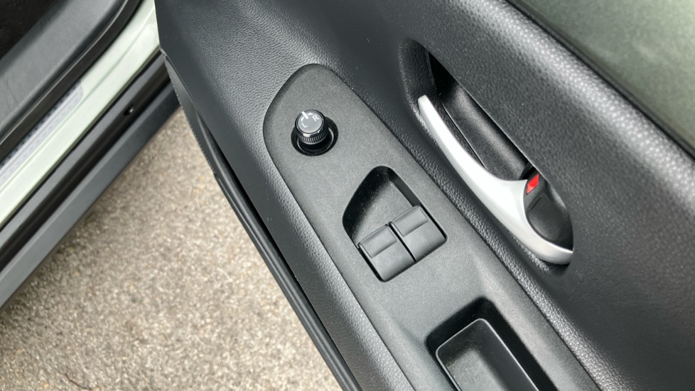 Toyota Aygo X 1.0 VVT-i Air Edition 5dr Petrol Hatchback - Image 30