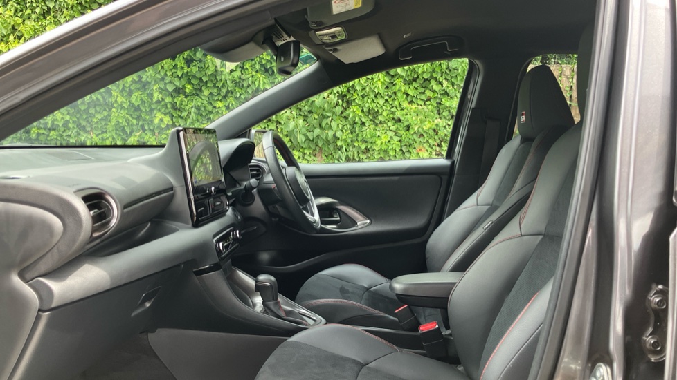 Toyota Yaris 1.5 Hybrid 130 GR Sport 5dr CVT Hybrid Hatchback - Image 5