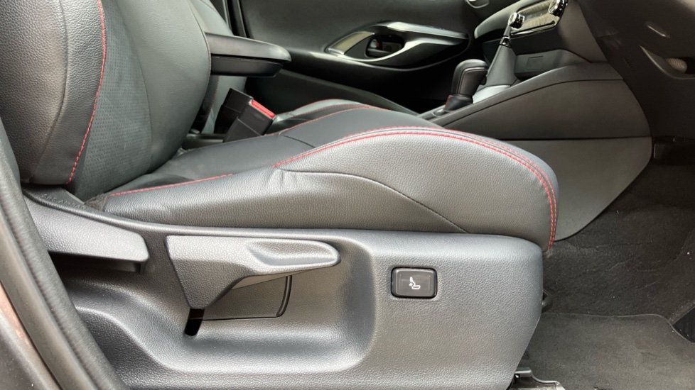 Toyota Yaris 1.5 Hybrid 130 GR Sport 5dr CVT Hybrid Hatchback - Image 30
