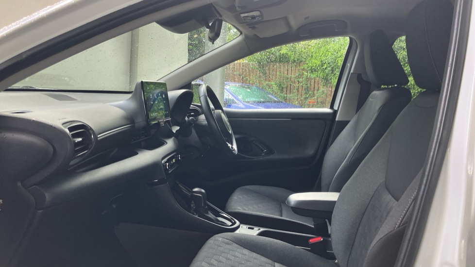 Toyota Yaris 1.5 Hybrid Design 5dr CVT Hybrid Hatchback - Image 5