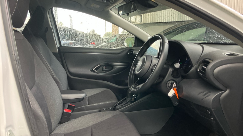 Toyota Yaris 1.5 Hybrid Design 5dr CVT Hybrid Hatchback - Image 12