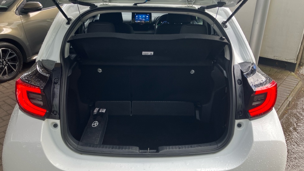 Toyota Yaris 1.5 Hybrid Design 5dr CVT Hybrid Hatchback - Image 13