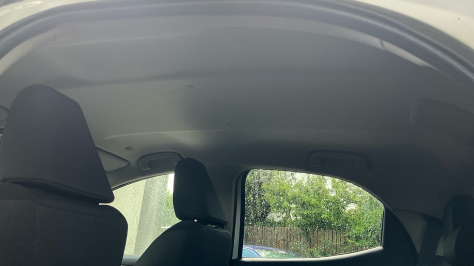 Toyota Yaris 1.5 Hybrid Design 5dr CVT Hybrid Hatchback - Image 19