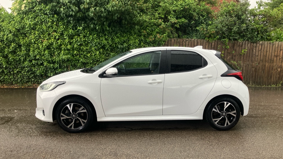 Toyota Yaris 1.5 Hybrid Design 5dr CVT Hybrid Hatchback - Image 24