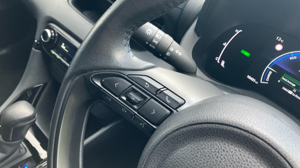 Toyota Yaris 1.5 Hybrid Design 5dr CVT Hybrid Hatchback - Image 32