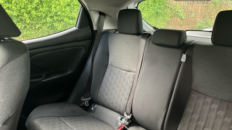 Toyota Yaris 1.5 Hybrid Design 5dr CVT Hybrid Hatchback - Image 35