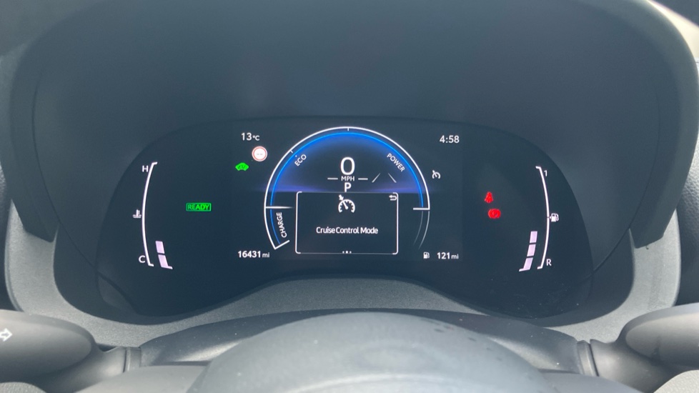 Toyota Yaris 1.5 Hybrid Design 5dr CVT Hybrid Hatchback - Image 43