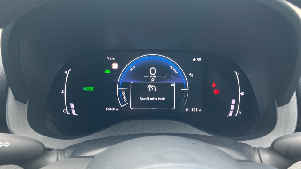 Toyota Yaris 1.5 Hybrid Design 5dr CVT Hybrid Hatchback - Image 44