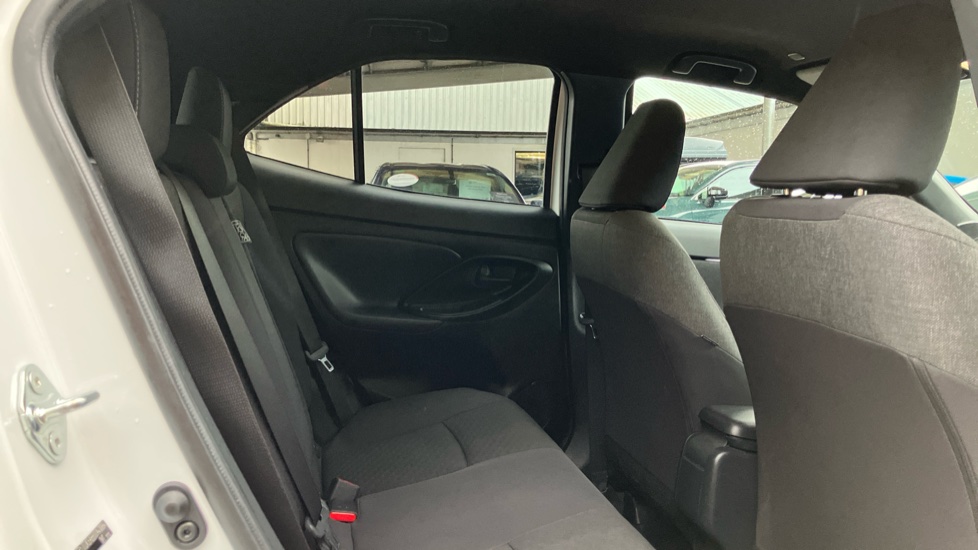 Toyota Yaris Cross 1.5 Hybrid Design 5dr CVT Hybrid Estate - Image 8