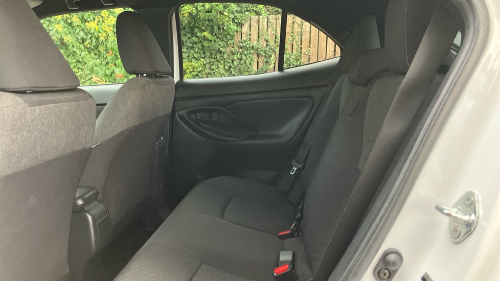 Toyota Yaris Cross 1.5 Hybrid Design 5dr CVT Hybrid Estate - Image 15
