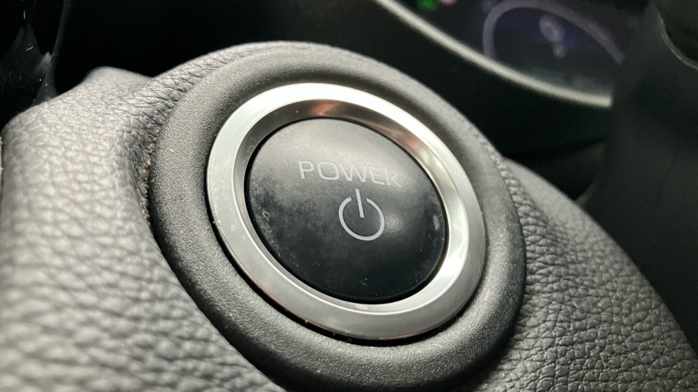 Toyota Yaris Cross 1.5 Hybrid Design 5dr CVT Hybrid Estate - Image 16
