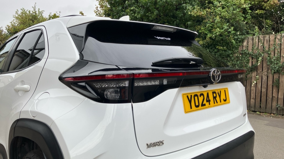 Toyota Yaris Cross 1.5 Hybrid Design 5dr CVT Hybrid Estate - Image 21