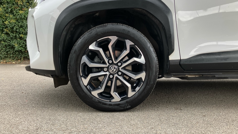 Toyota Yaris Cross 1.5 Hybrid Design 5dr CVT Hybrid Estate - Image 25