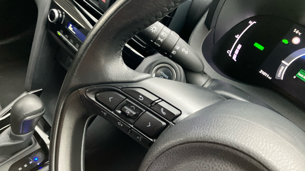 Toyota Yaris Cross 1.5 Hybrid Design 5dr CVT Hybrid Estate - Image 34