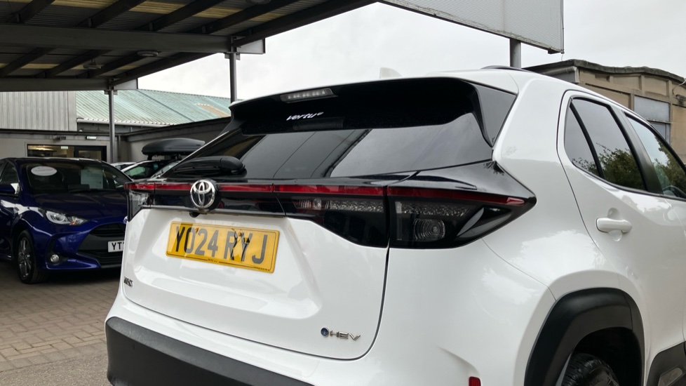 Toyota Yaris Cross 1.5 Hybrid Design 5dr CVT Hybrid Estate - Image 38