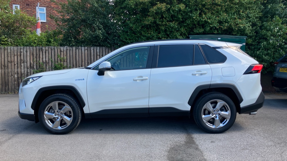 Toyota RAV4 2.5 VVT-i Hybrid Design 5dr CVT 2WD Hybrid Estate - Image 24
