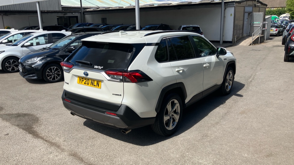 Toyota RAV4 2.5 VVT-i Hybrid Design 5dr CVT 2WD Hybrid Estate - Image 32
