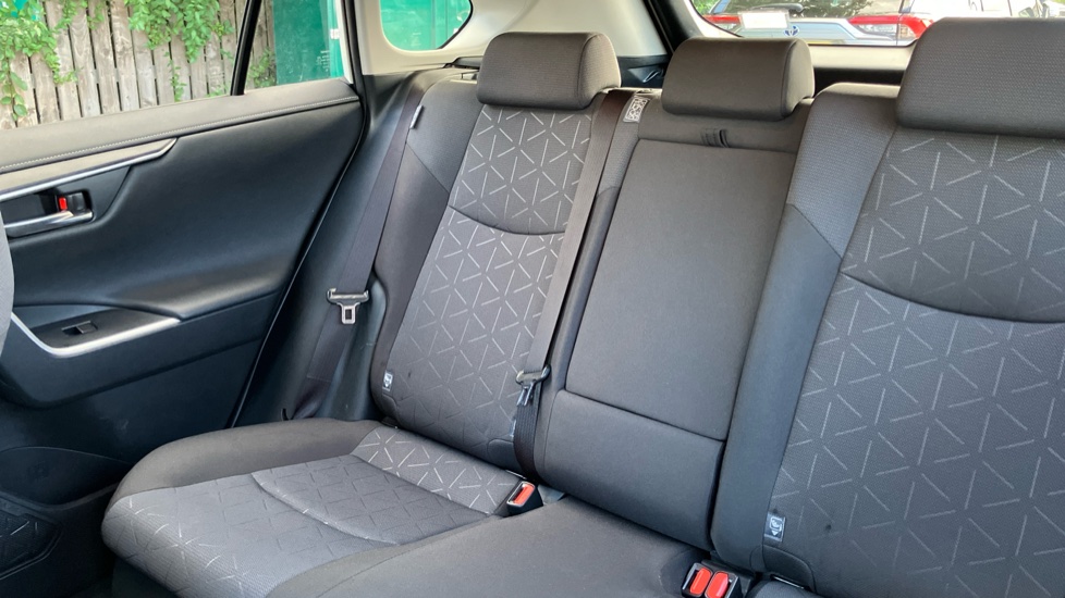 Toyota RAV4 2.5 VVT-i Hybrid Design 5dr CVT 2WD Hybrid Estate - Image 37
