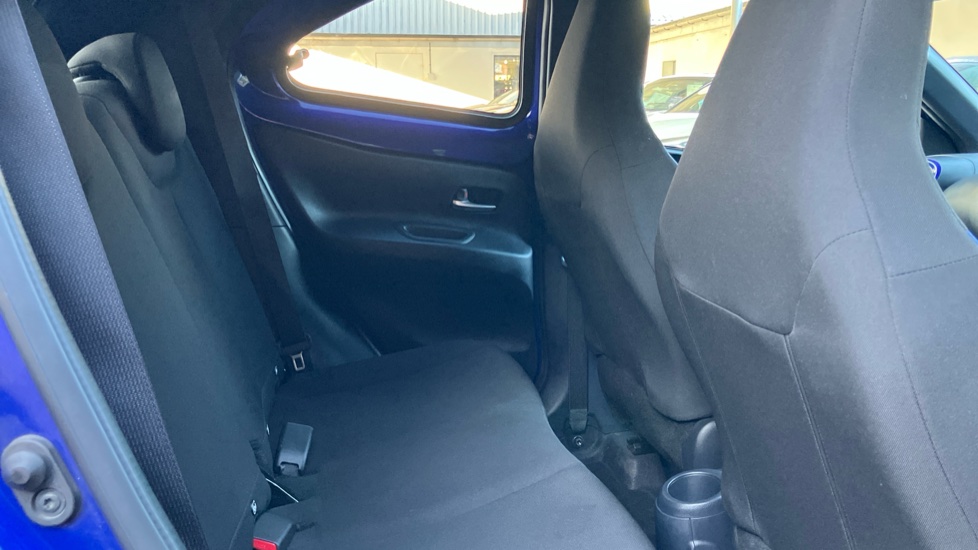 Toyota Aygo X 1.0 VVT-i Edge 5dr Petrol Hatchback - Image 8