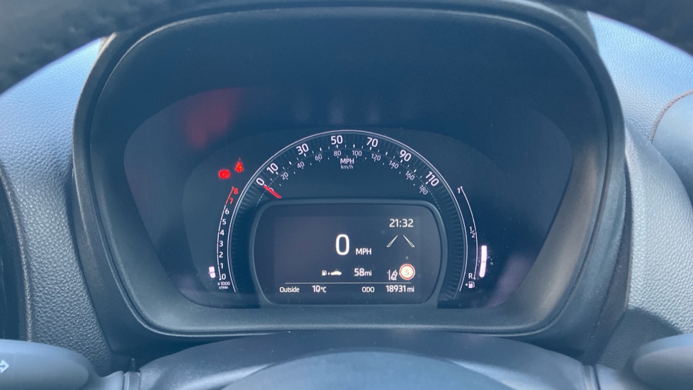 Toyota Aygo X 1.0 VVT-i Edge 5dr Petrol Hatchback - Image 11