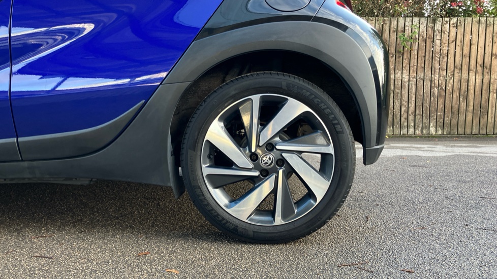 Toyota Aygo X 1.0 VVT-i Edge 5dr Petrol Hatchback - Image 25