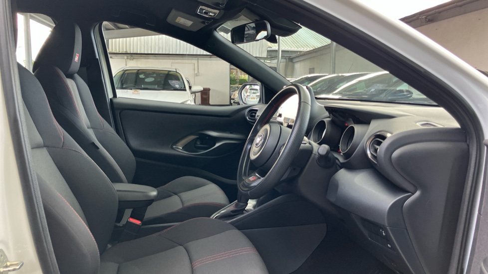 Toyota Yaris 1.5 Hybrid GR Sport 5dr CVT Hybrid Hatchback - Image 12