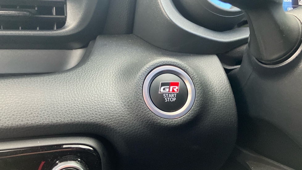Toyota Yaris 1.5 Hybrid GR Sport 5dr CVT Hybrid Hatchback - Image 16