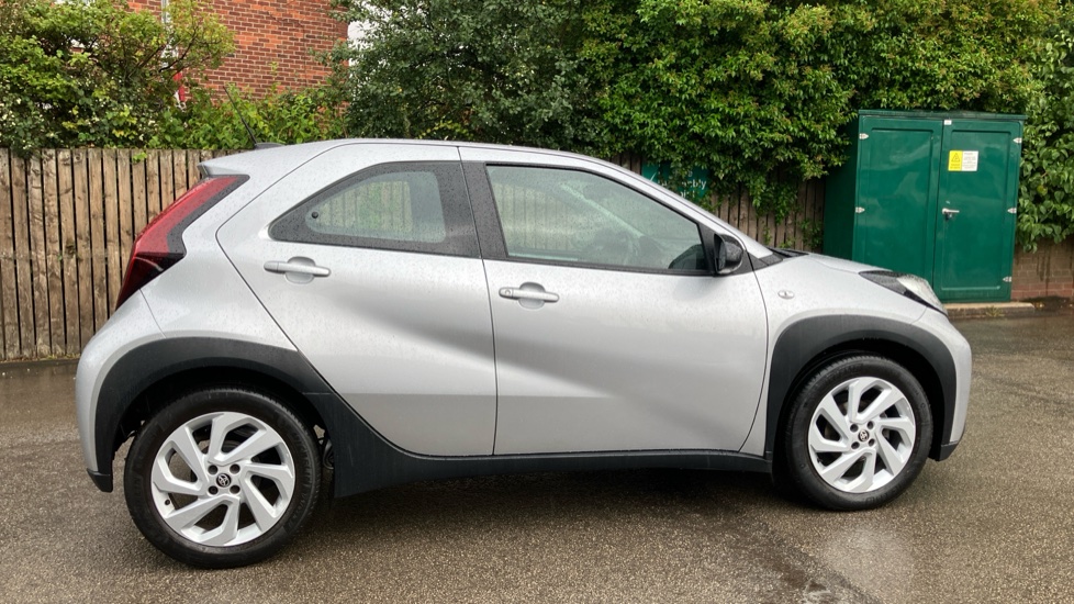 Toyota Aygo X 1.0 VVT-i Pure 5dr Petrol Hatchback - Image 23