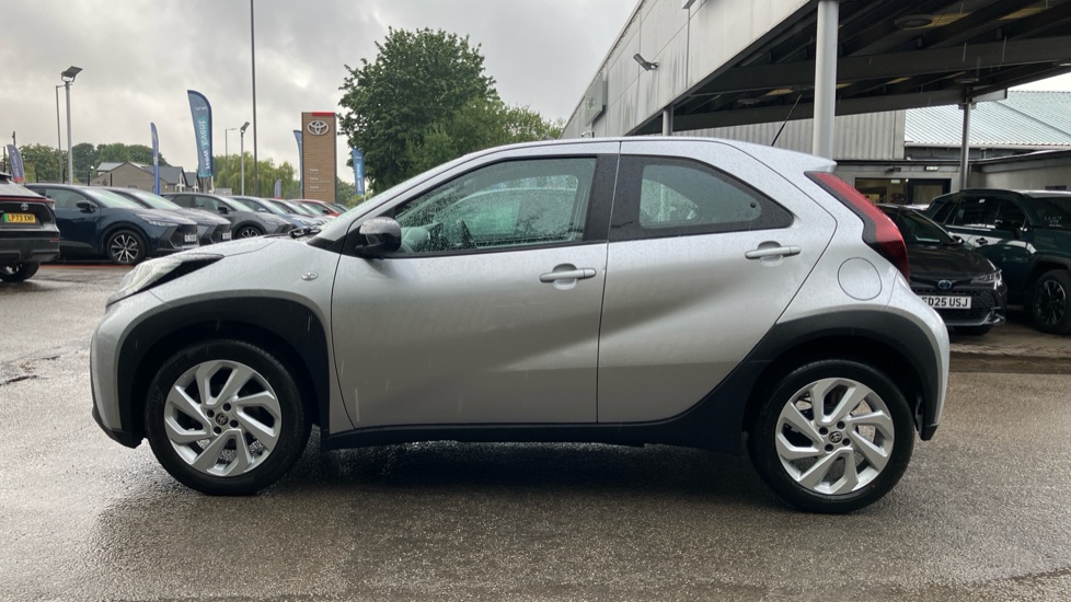 Toyota Aygo X 1.0 VVT-i Pure 5dr Petrol Hatchback - Image 24