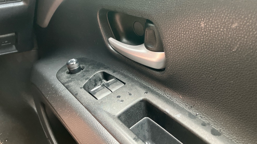 Toyota Aygo X 1.0 VVT-i Pure 5dr Petrol Hatchback - Image 29