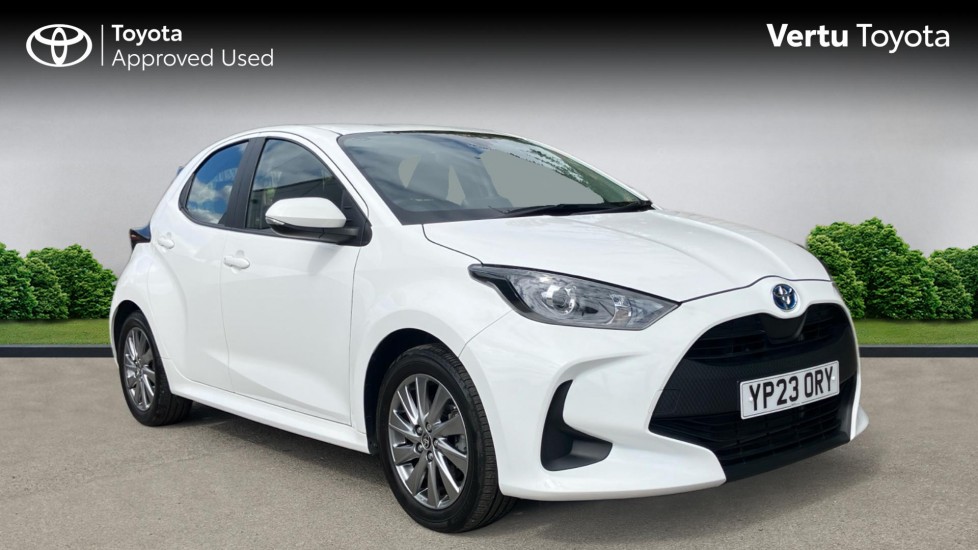 Toyota Yaris 1.5 Hybrid Icon 5dr CVT Hybrid Hatchback - Image 1