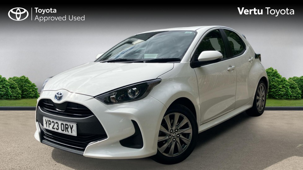 Toyota Yaris 1.5 Hybrid Icon 5dr CVT Hybrid Hatchback - Image 3