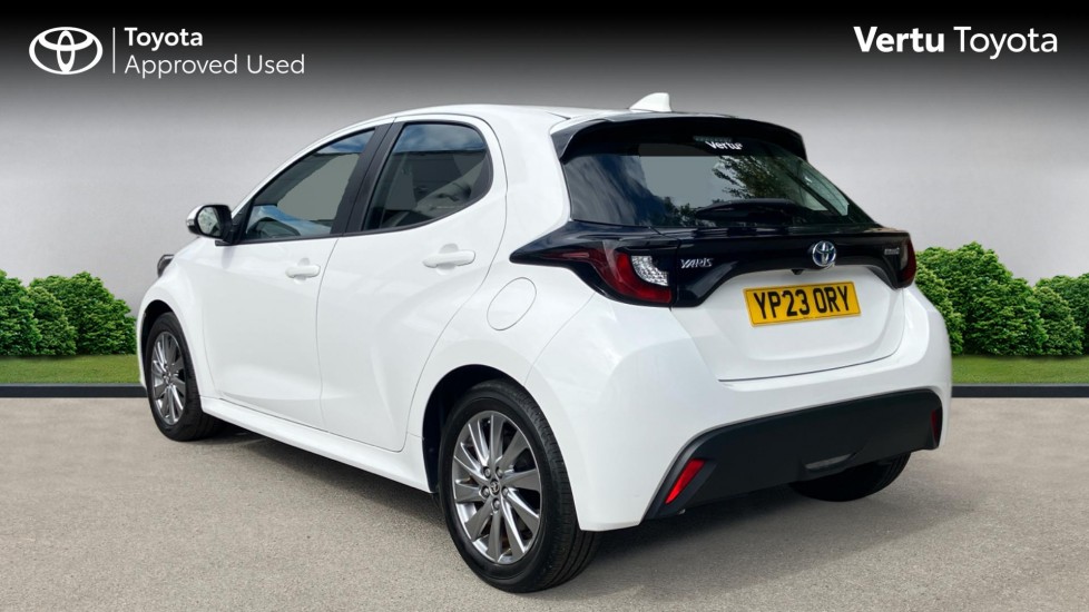 Toyota Yaris 1.5 Hybrid Icon 5dr CVT Hybrid Hatchback - Image 4