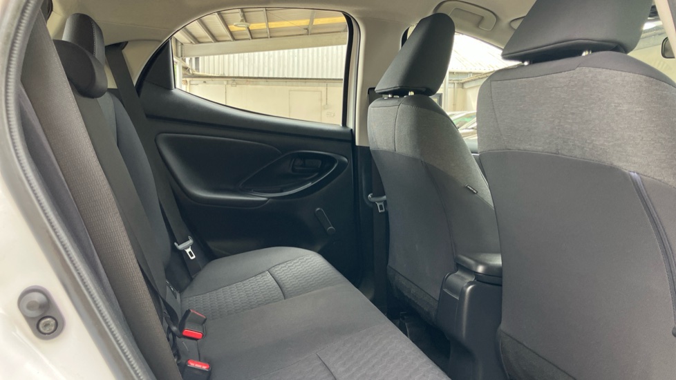 Toyota Yaris 1.5 Hybrid Icon 5dr CVT Hybrid Hatchback - Image 8