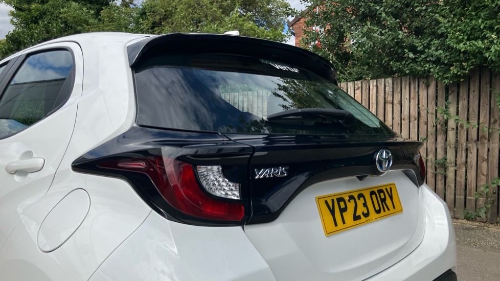 Toyota Yaris 1.5 Hybrid Icon 5dr CVT Hybrid Hatchback - Image 21
