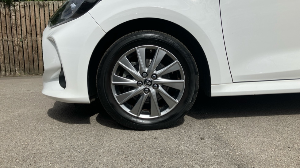 Toyota Yaris 1.5 Hybrid Icon 5dr CVT Hybrid Hatchback - Image 25