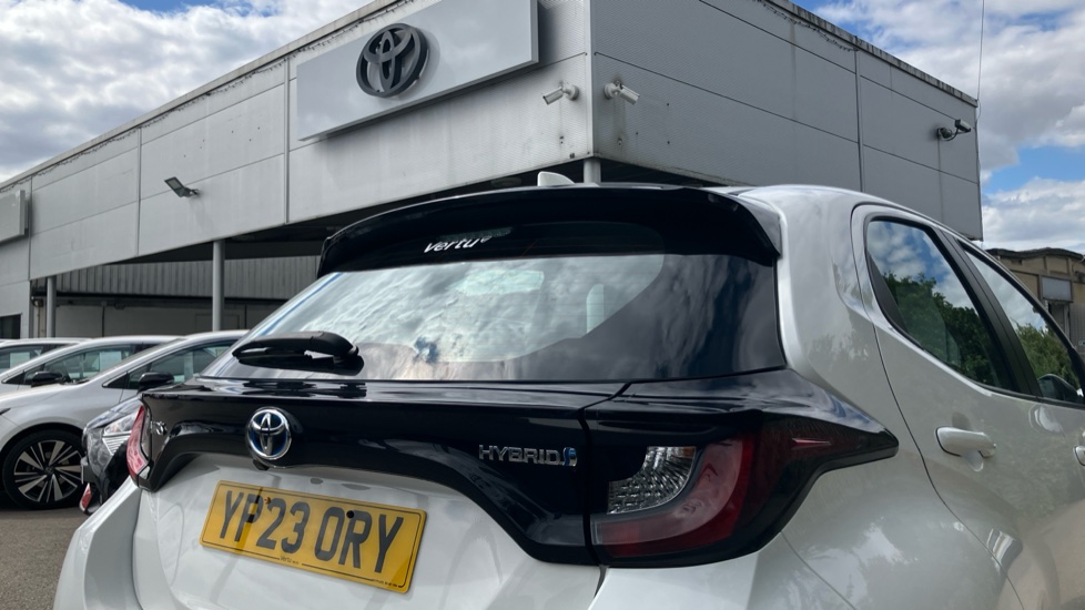 Toyota Yaris 1.5 Hybrid Icon 5dr CVT Hybrid Hatchback - Image 35