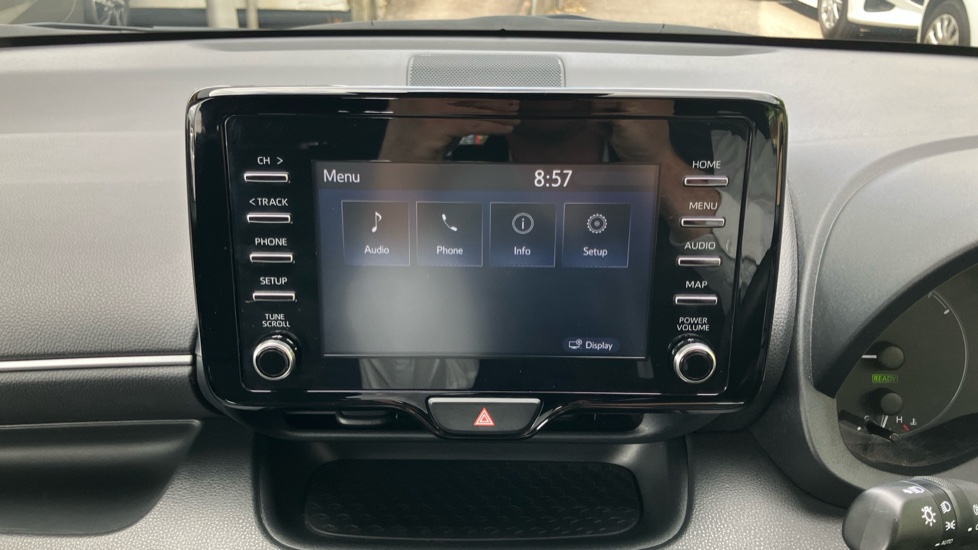 Toyota Yaris 1.5 Hybrid Icon 5dr CVT Hybrid Hatchback - Image 38