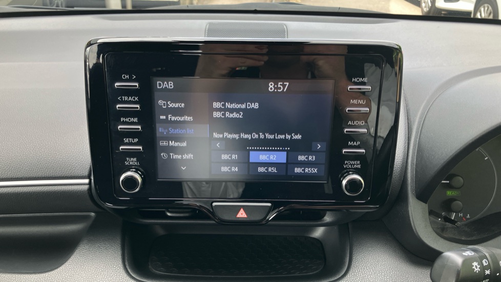 Toyota Yaris 1.5 Hybrid Icon 5dr CVT Hybrid Hatchback - Image 39