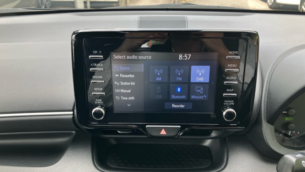 Toyota Yaris 1.5 Hybrid Icon 5dr CVT Hybrid Hatchback - Image 43