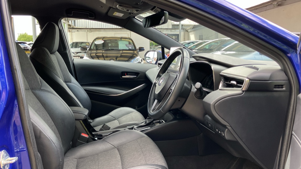 Toyota Corolla 1.8 Hybrid Design 5dr CVT Hybrid Hatchback - Image 12